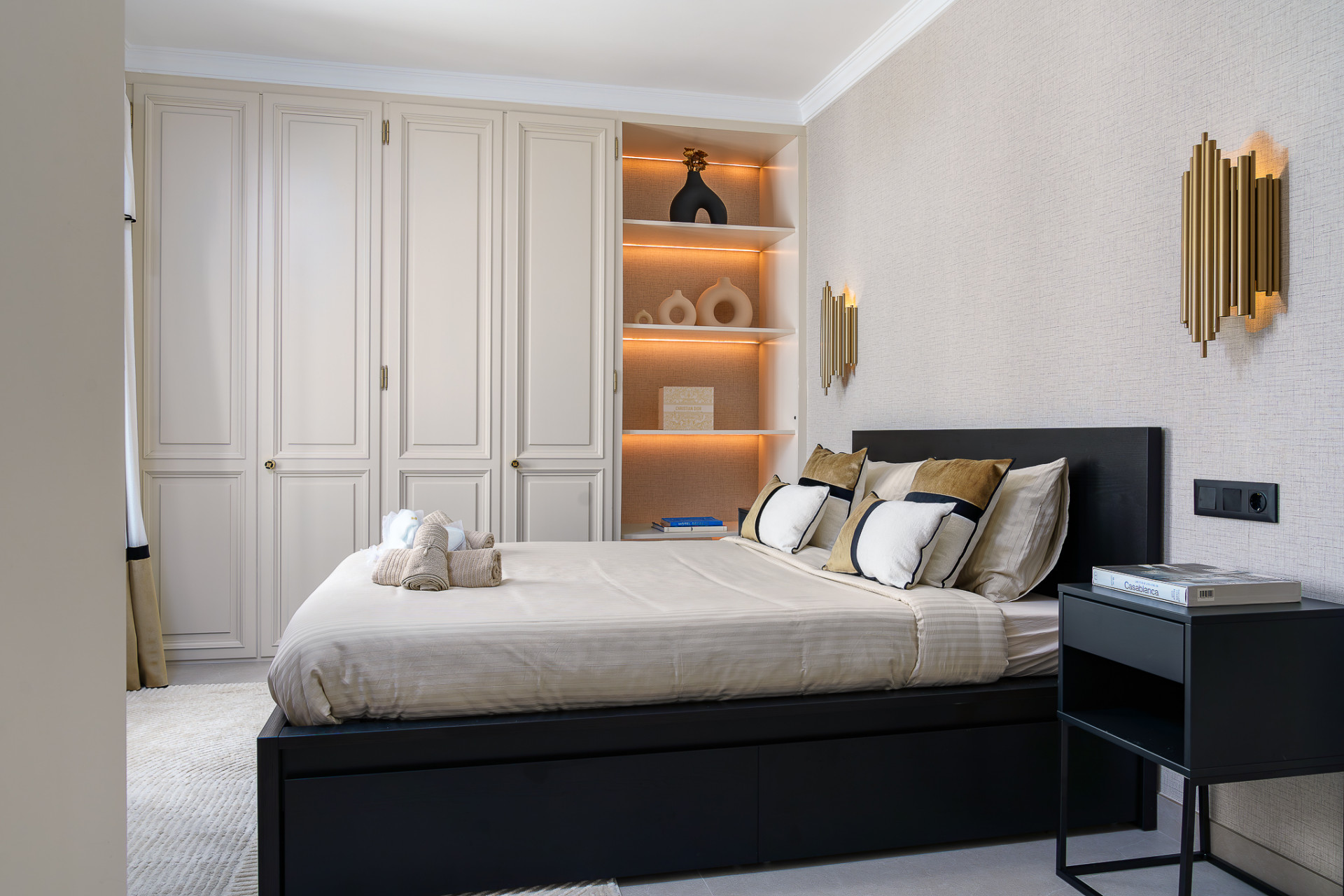 2 Bedroom Apartment in Marbella - Photo 5