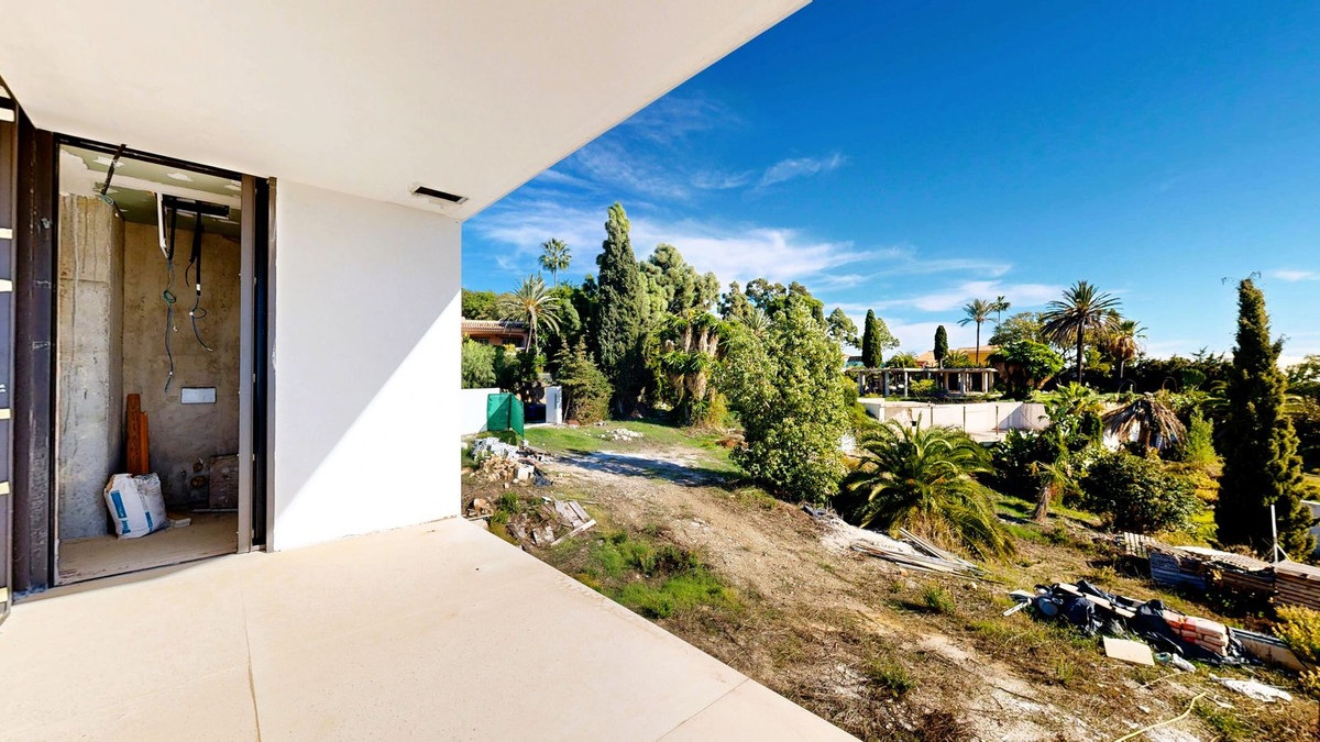 6 Bedroom Villa in Marbella - Photo 26