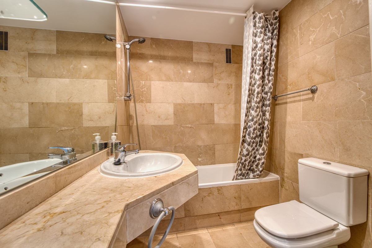Apartamento com 4 quartos com piscina em Málaga, Espanha – Foto 26