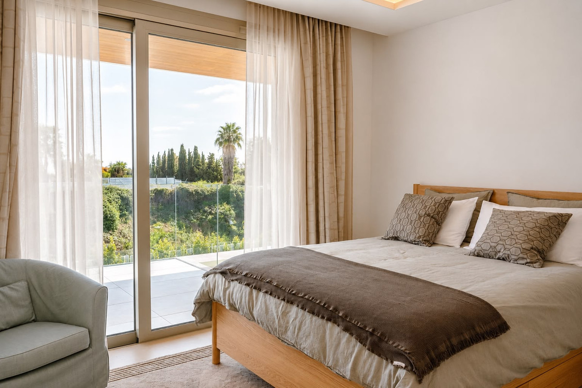 3 Bedroom Apartment in Marbella - Photo 9