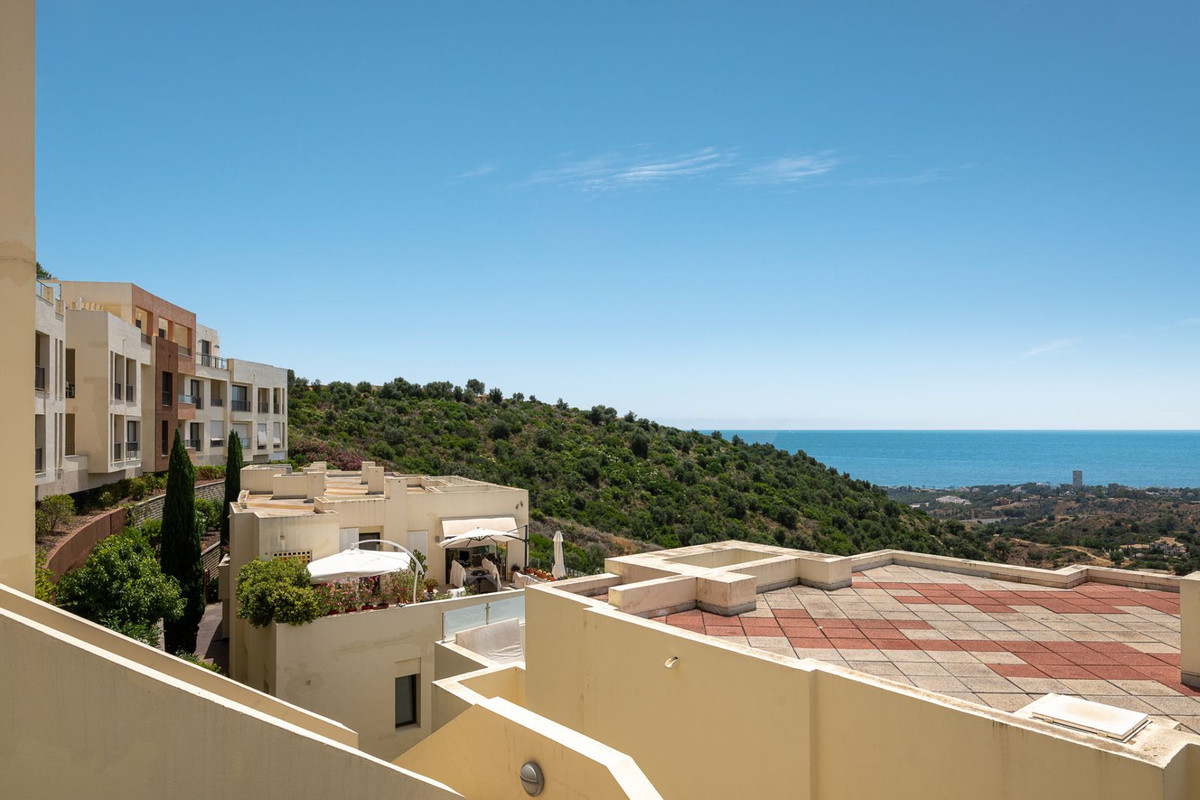 3 Bedroom Apartment in Marbella - Photo 9