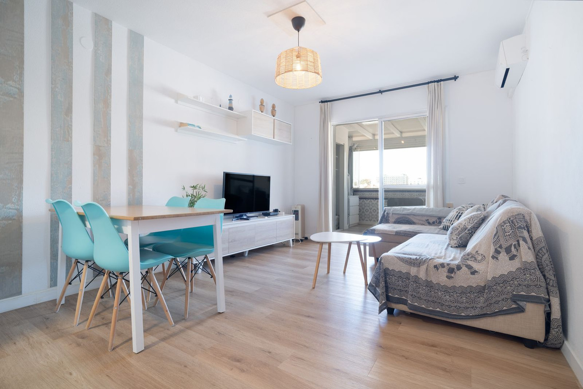 1 Bedroom Apartment in Benalmádena - Photo 9