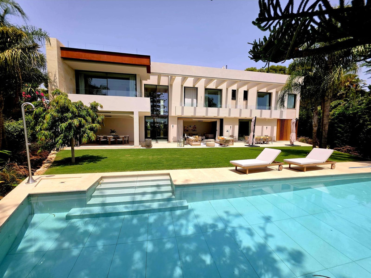 5 Bedroom Villa in Marbella - Photo 16