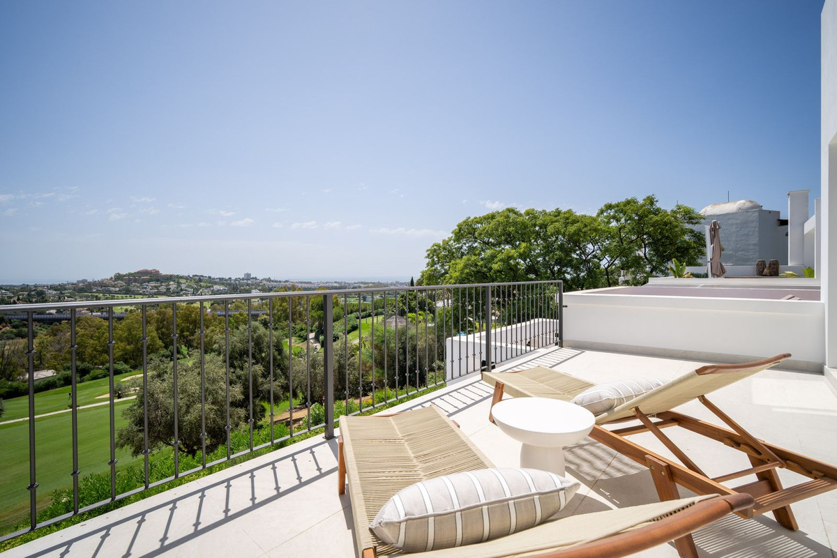 4 Bedroom Townhouse in Benahavís - Фото 19