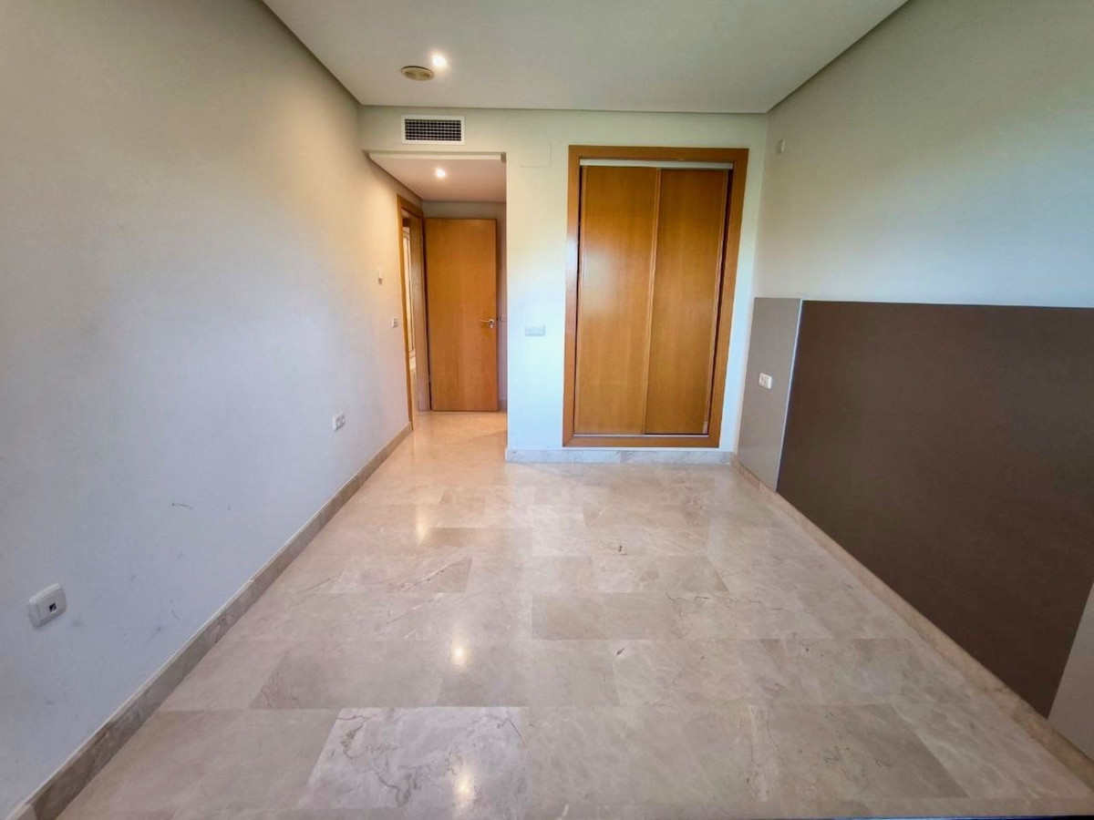 Piso de 3 dormitorios con piscina en Málaga – Foto 17