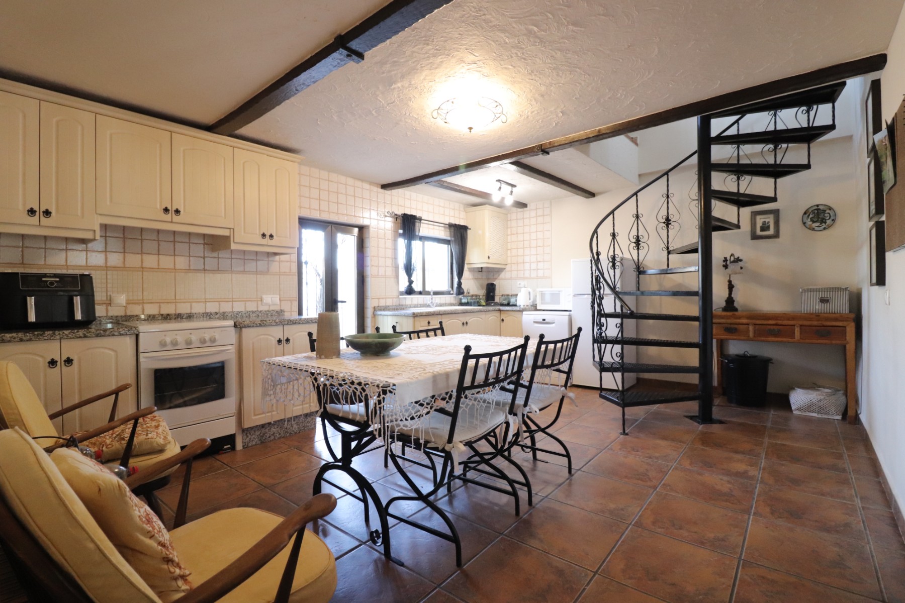 Chalet de 4 dormitorios en Alicante – Foto 8