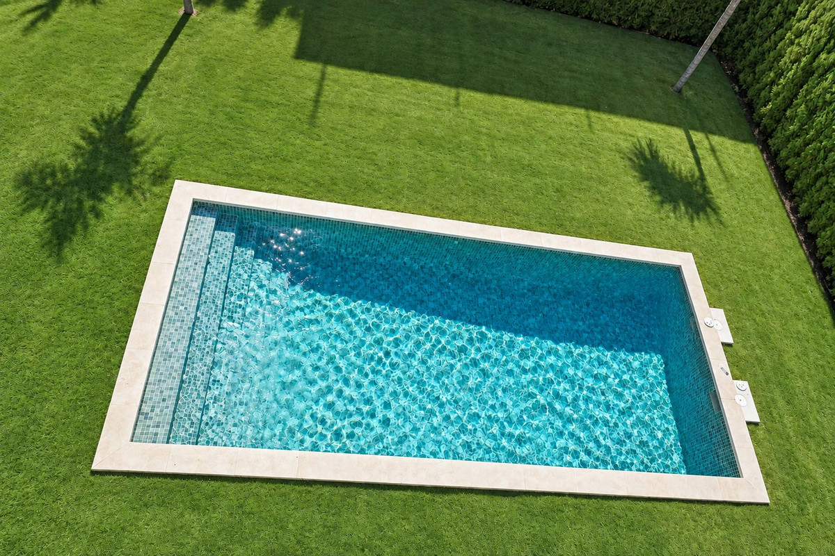 5 Bedroom Villa in Marbella - Photo 31