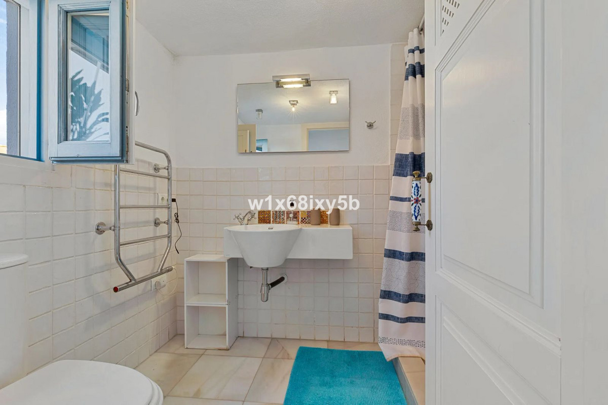 5 Bedroom Villa in San Pedro de Alcántara - Photo 43