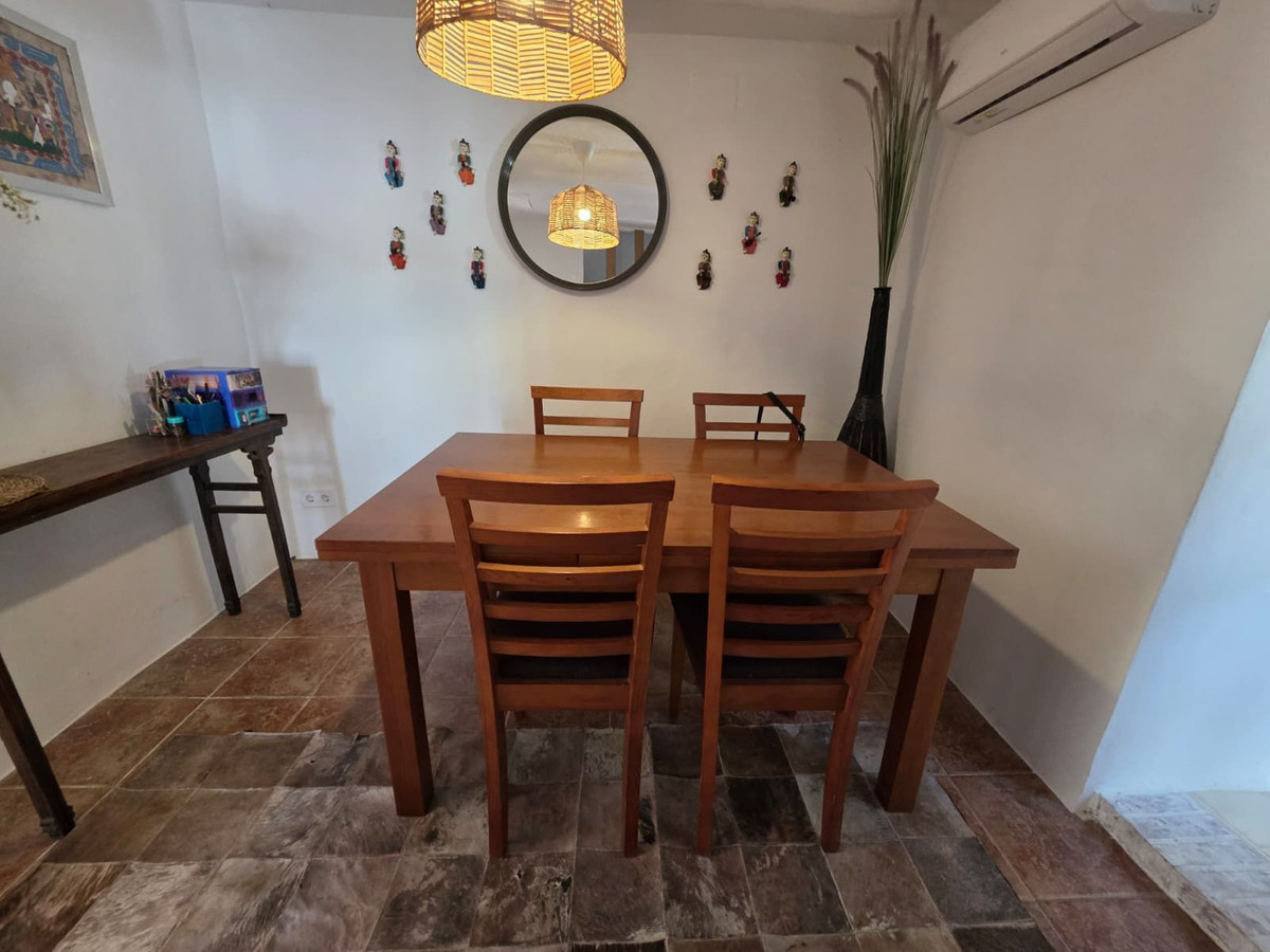 4 Bedroom Country house in Alhaurín el Grande - Photo 11