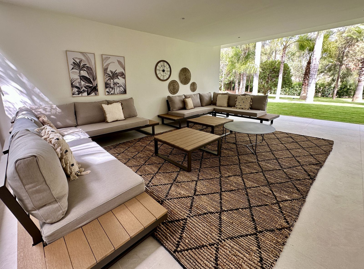 5 Bedroom Villa in Marbella - Photo 6