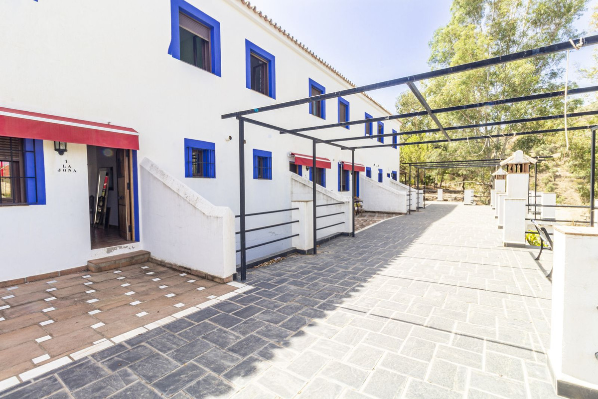 11 Bedroom Country house in Guaro - Photo 4