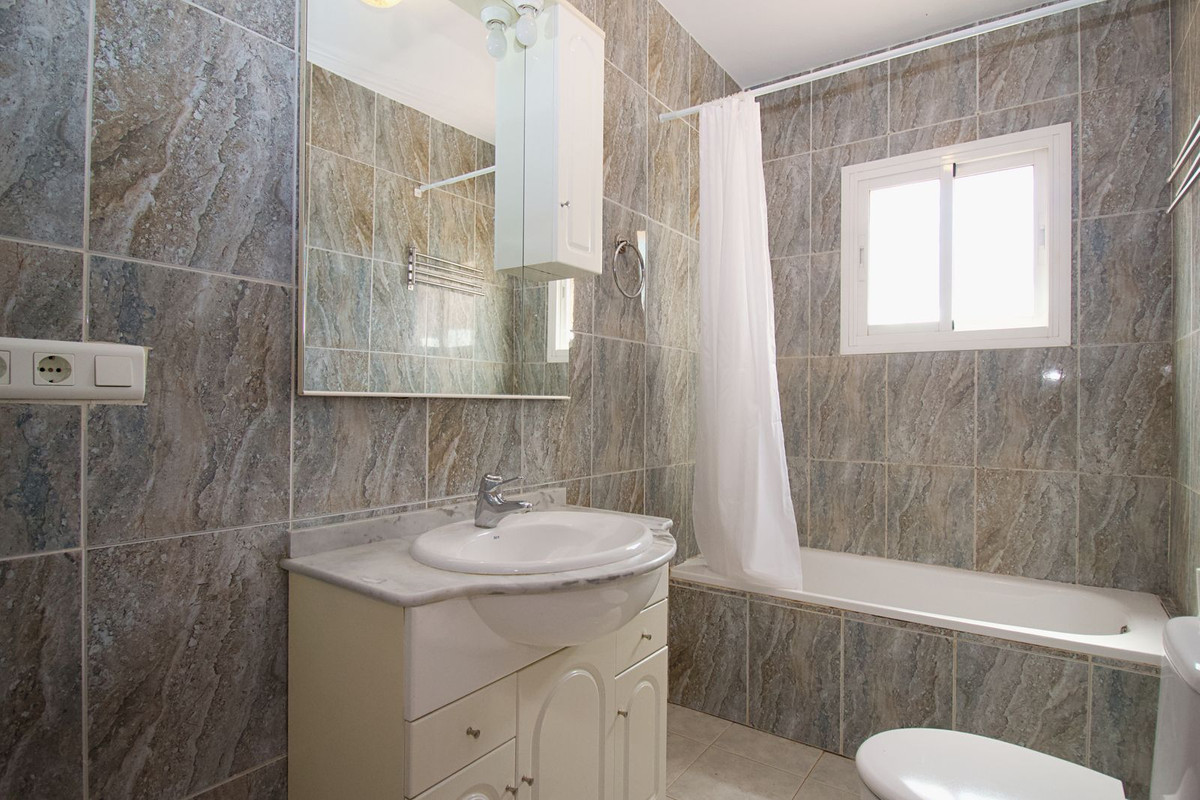 3 Bedroom Villa in Coín - Photo 21