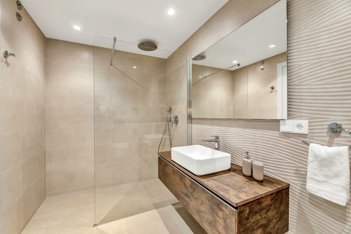 3 Bedroom Apartment in Marbella - Photo 16