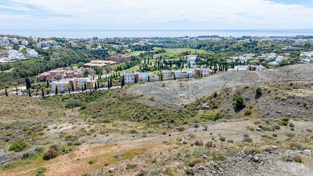 2,400 m² Plot in Benahavís - Photo 5