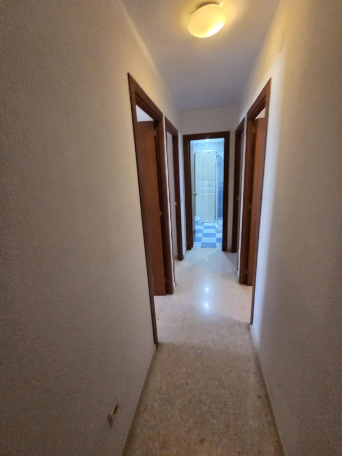 4 Bedroom Apartment in Fuengirola - Photo 5