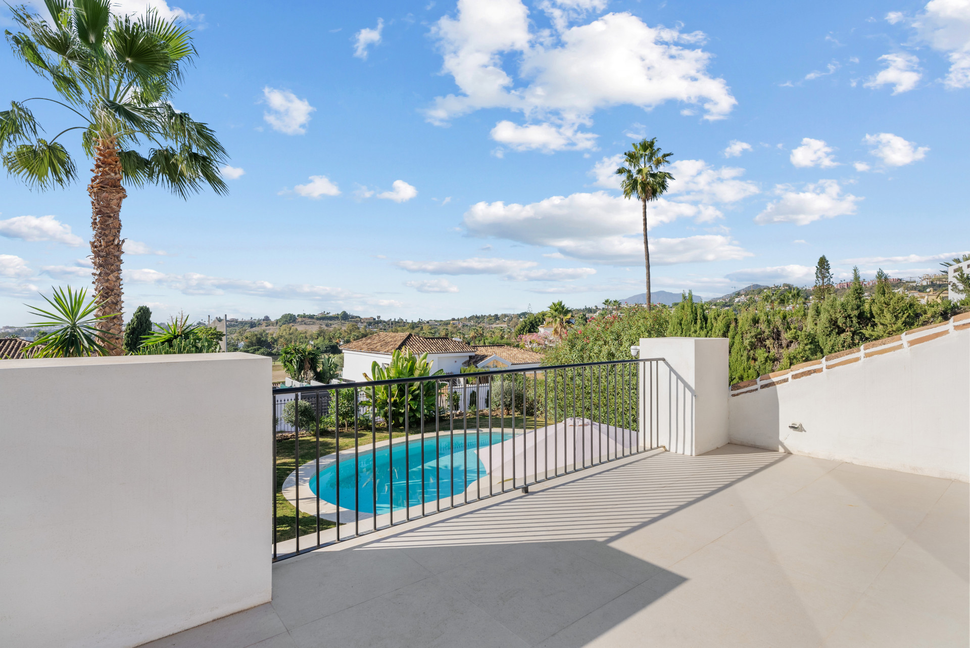 4 Bedroom Villa in Marbella - Photo 8