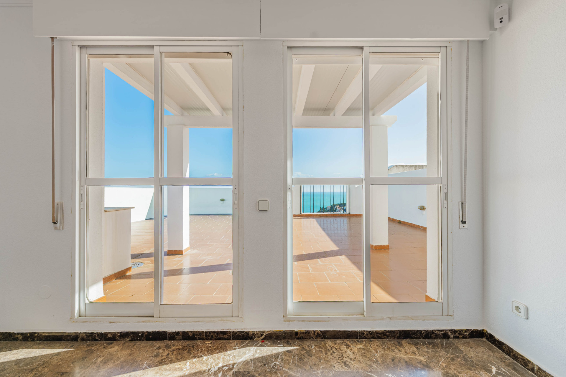 4 Bedroom Penthouse in Málaga - Photo 16