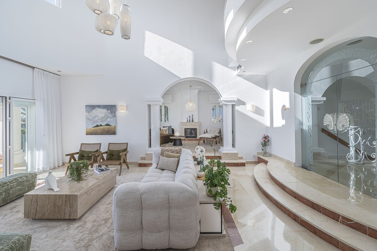 7 Bedroom Villa in Marbella - Photo 9