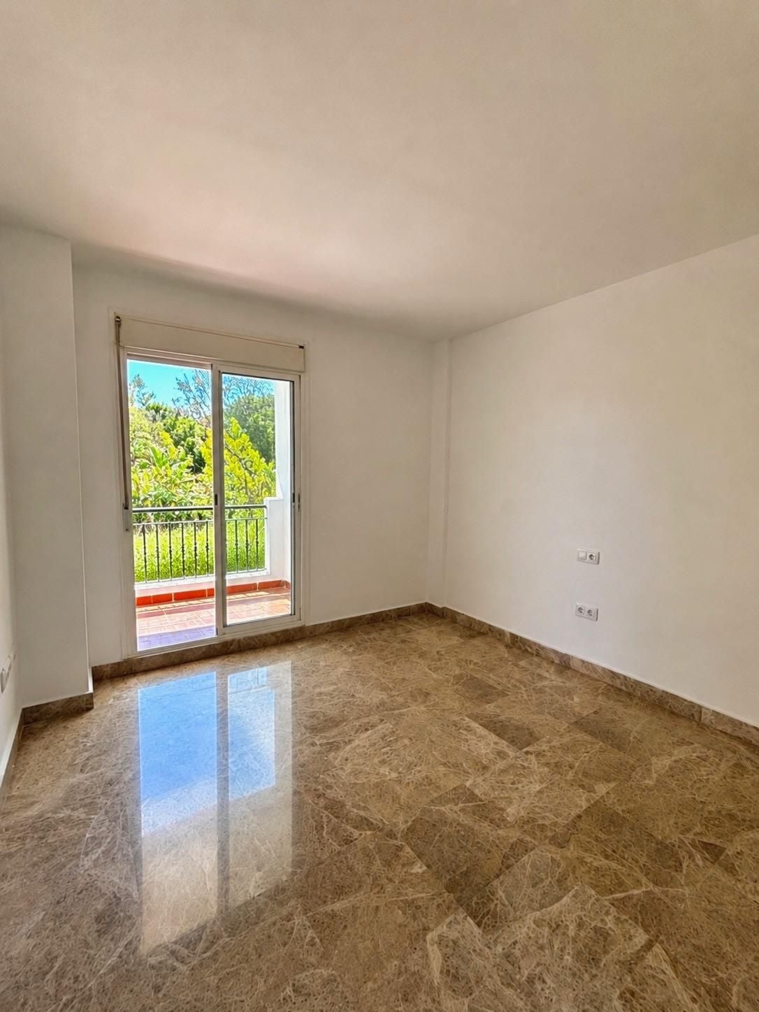 3 Bedroom Townhouse in Marbella - Photo 8