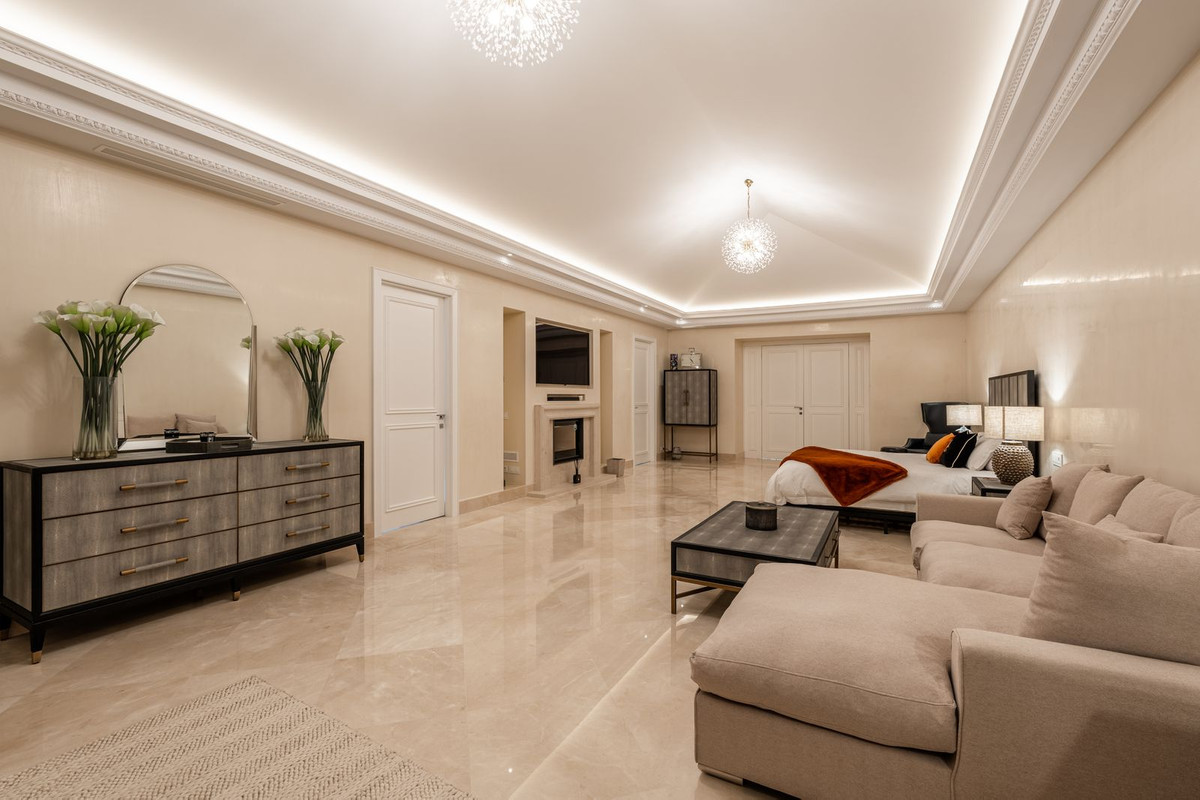 8 Bedroom Villa in Marbella - Foto 16