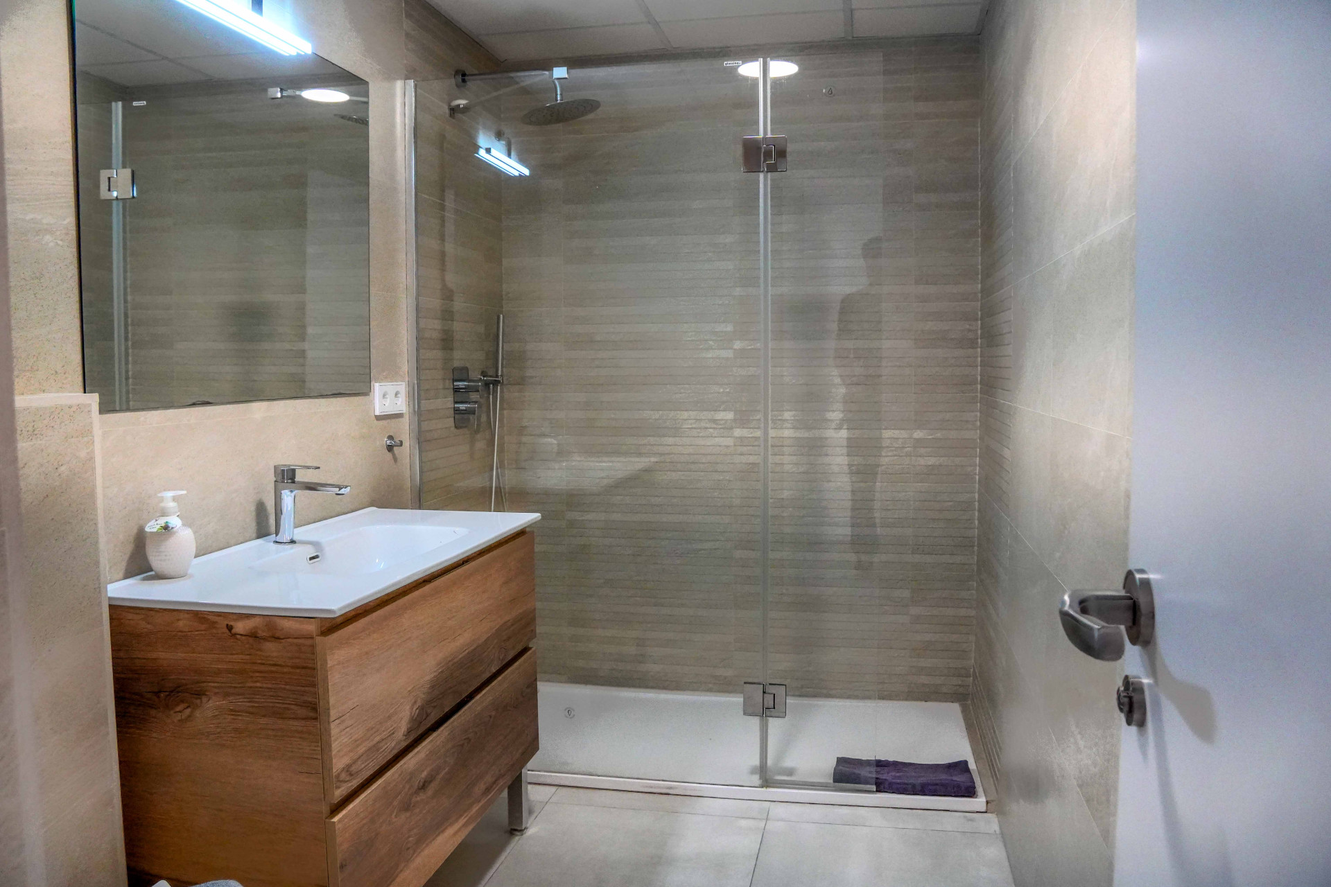 3 Bedroom Apartment in Marbella - Photo 12
