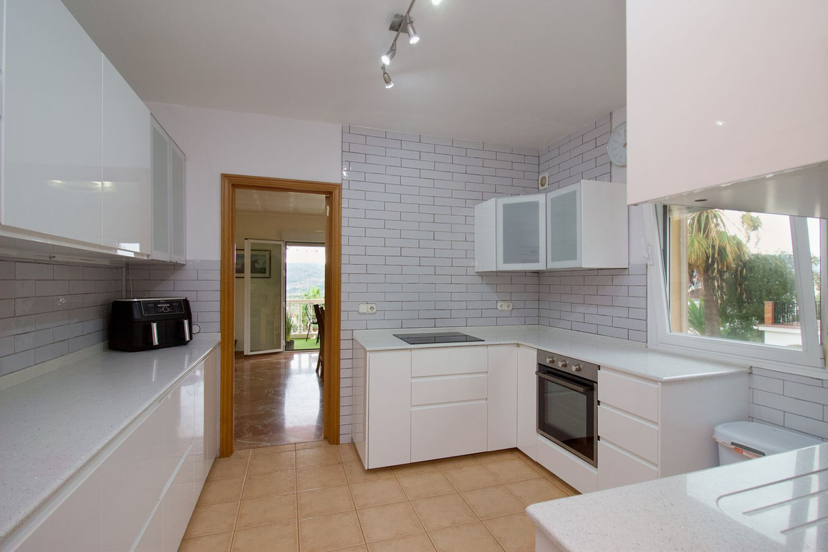 5 Bedroom Villa in Coín - Photo 14