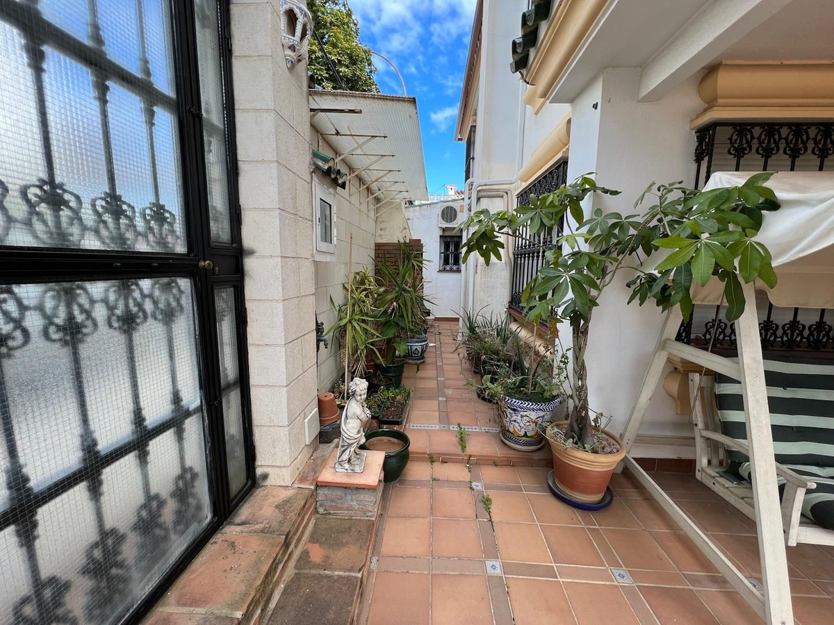 4 Bedroom Villa in Marbella - Photo 30