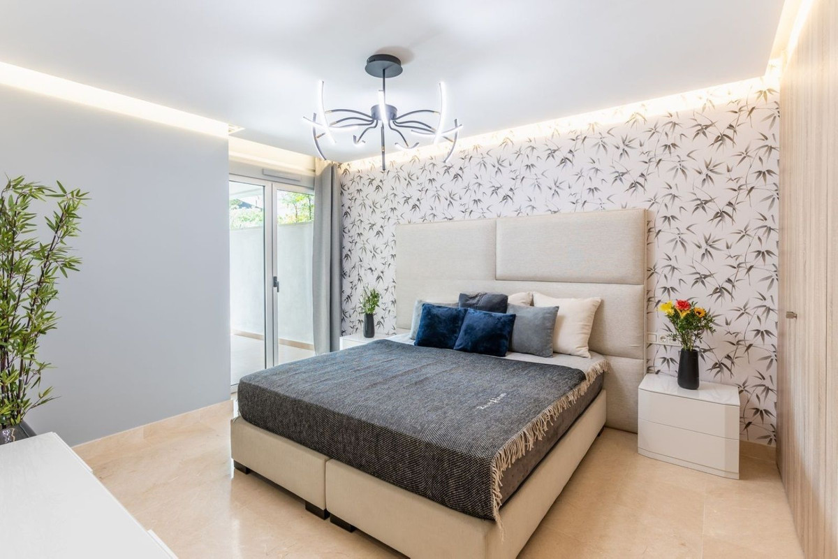 3 Bedroom Apartment in Benahavís - Photo 15