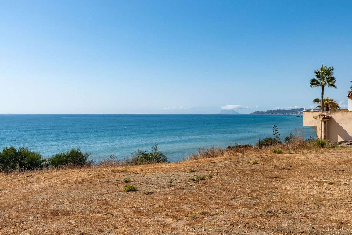 4 Bedroom Villa in Estepona - Photo 16