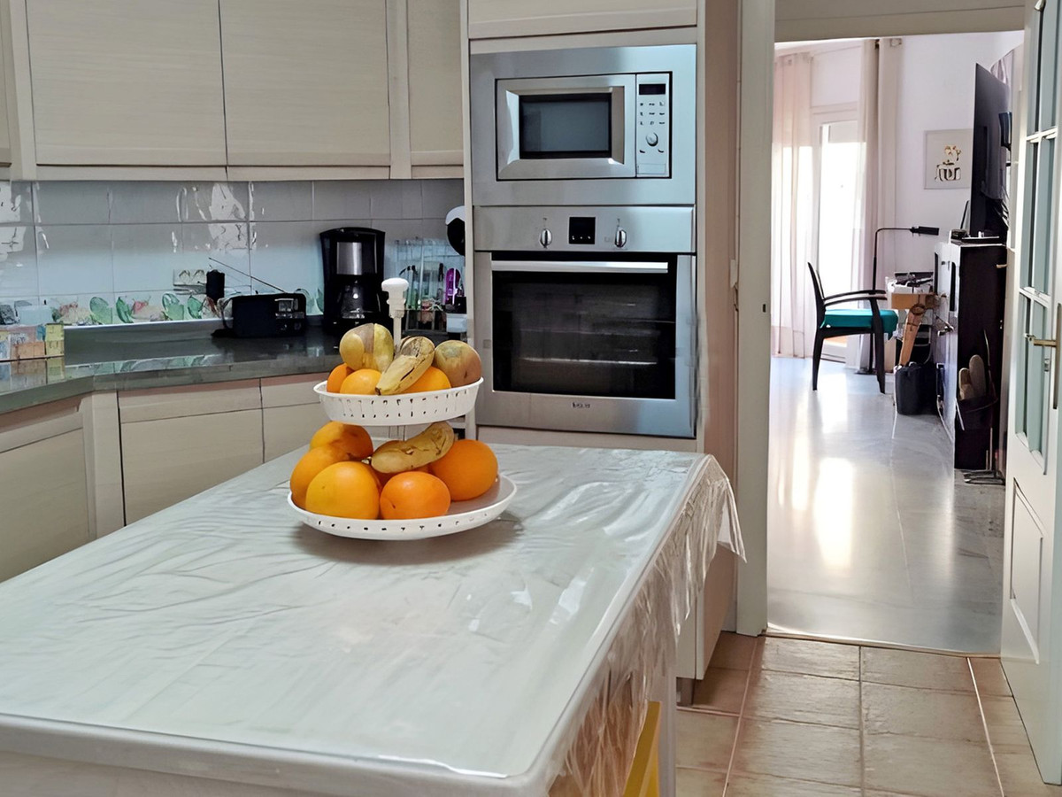 3 Bedroom Apartment in San Pedro de Alcántara - Photo 8