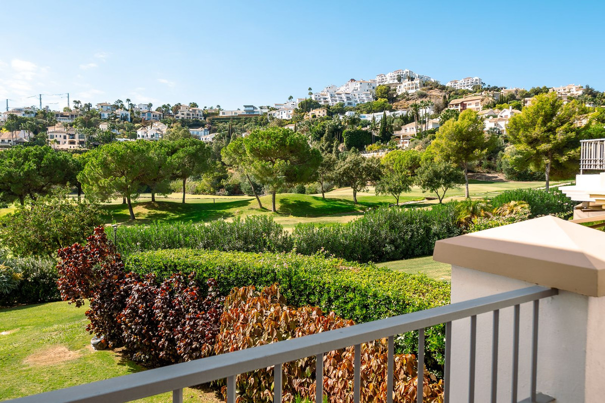 3 Bedroom Apartment in Benahavís - Photo 28