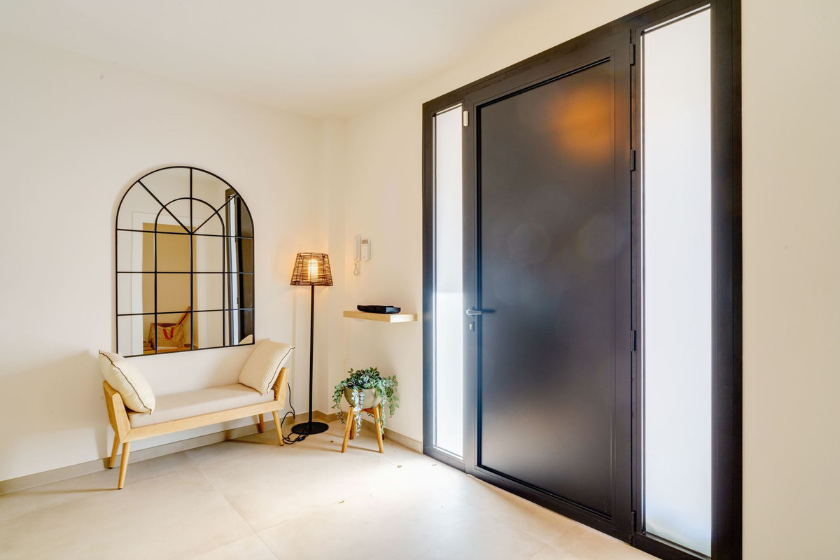 6 Bedroom Villa in Marbella - Photo 30