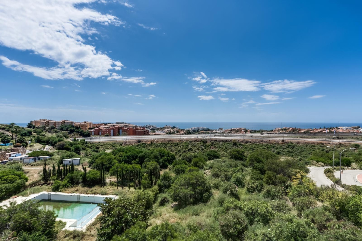 2 Bedroom Penthouse in Mijas - Photo 2