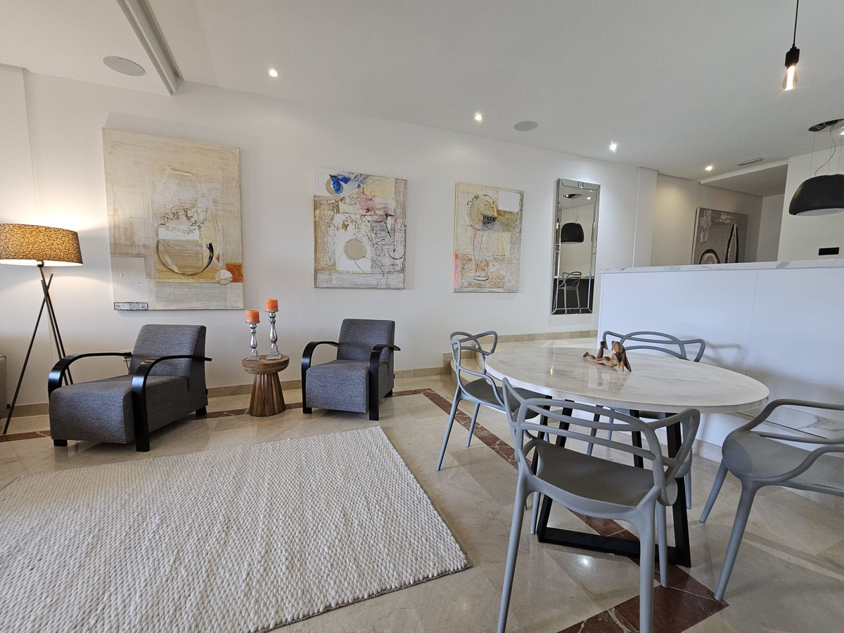 3 Bedroom Apartment in Marbella - Photo 7