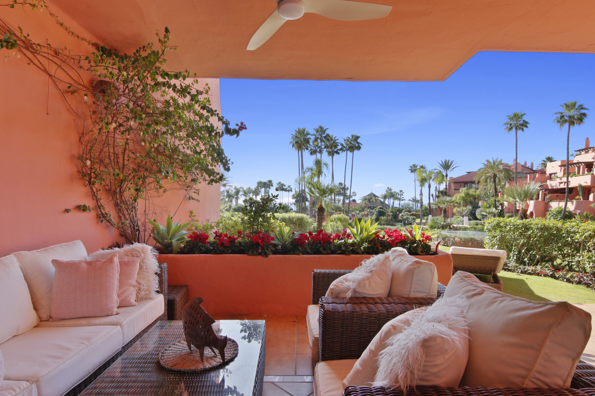 3 Bedroom Apartment in Estepona - Foto 4