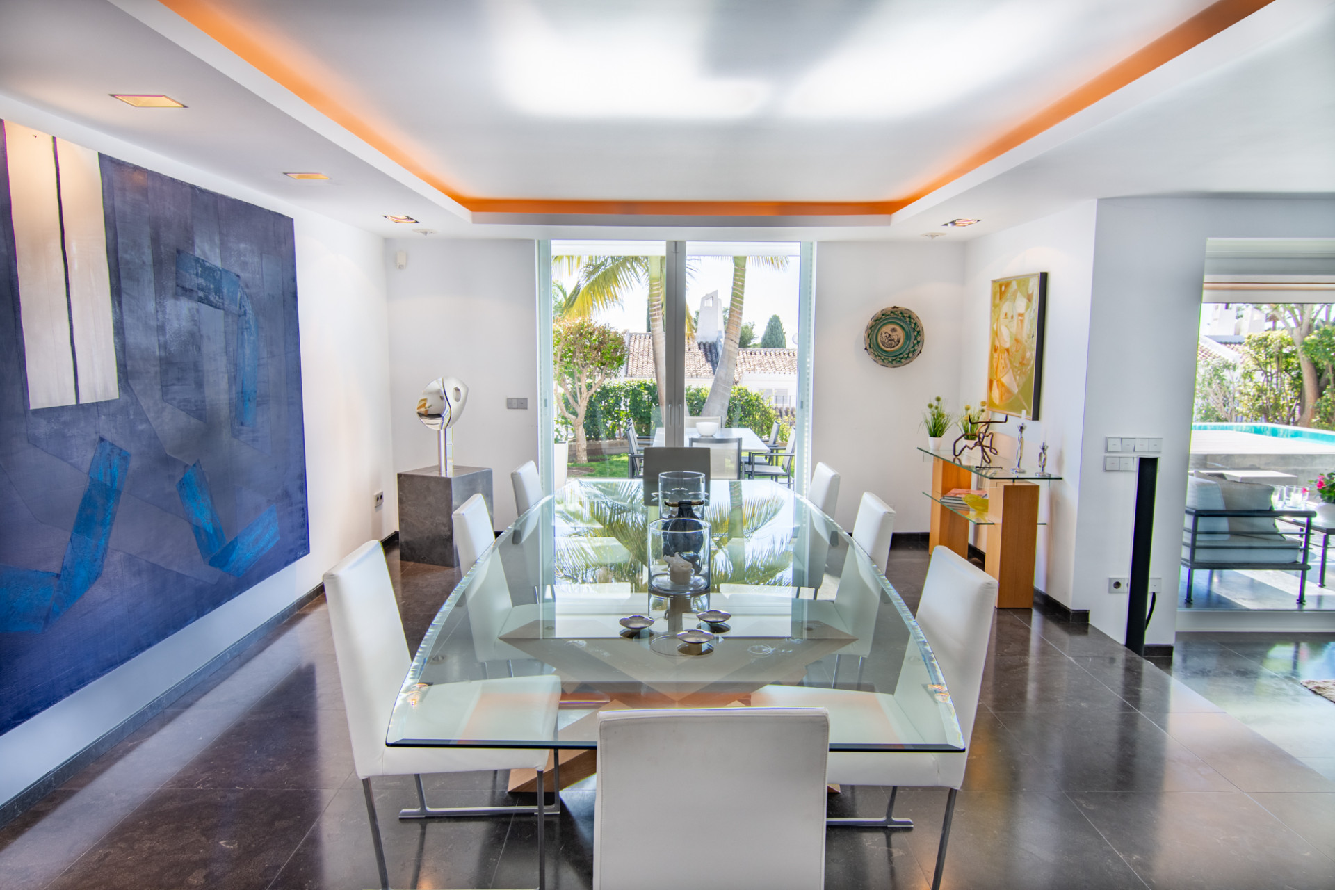 4 Bedroom Villa in Marbella - Photo 3