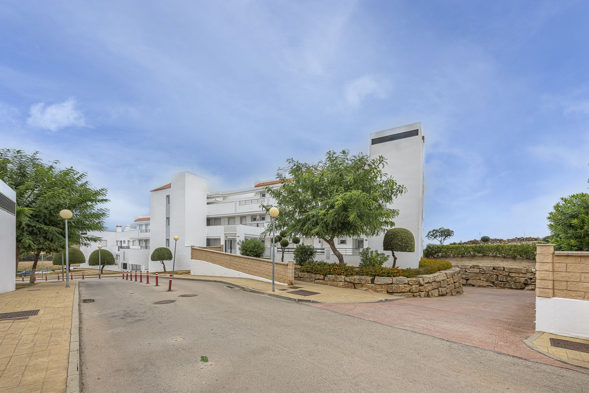 3 Bedroom Apartment in Casares - Photo 33