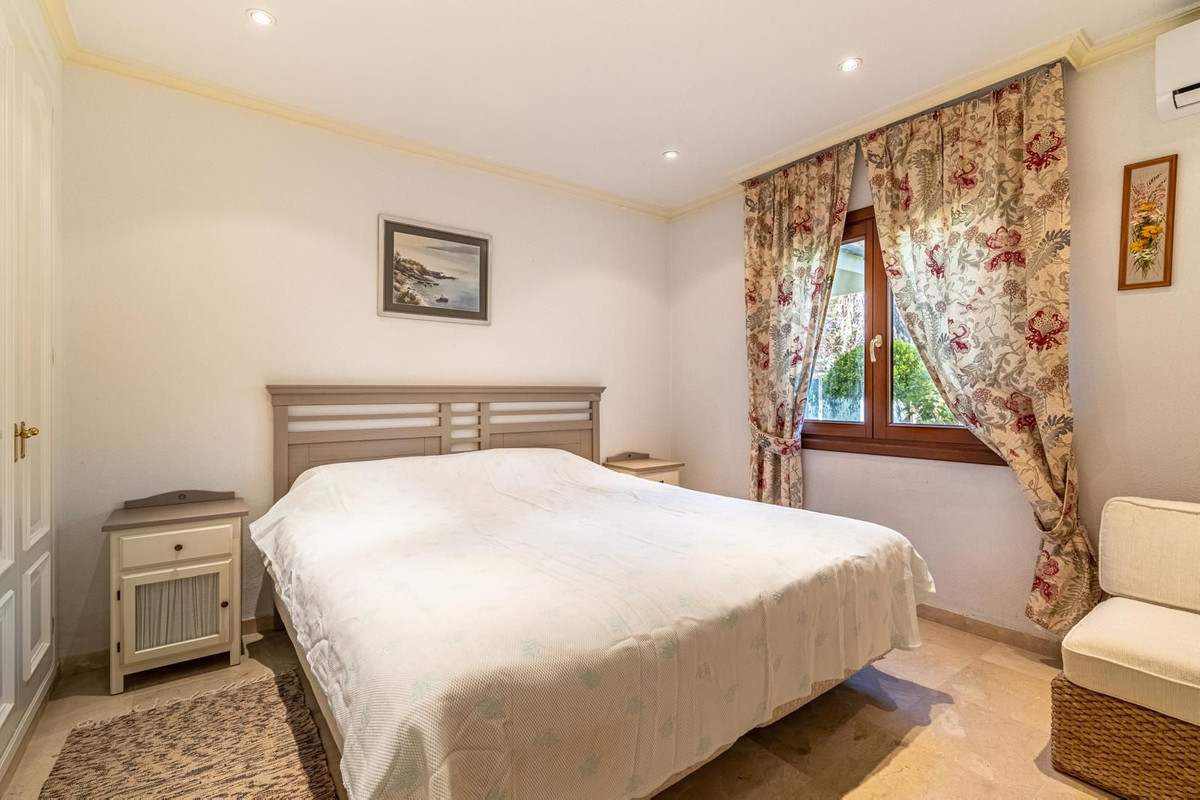 5 Bedroom Villa in Estepona - Foto 14