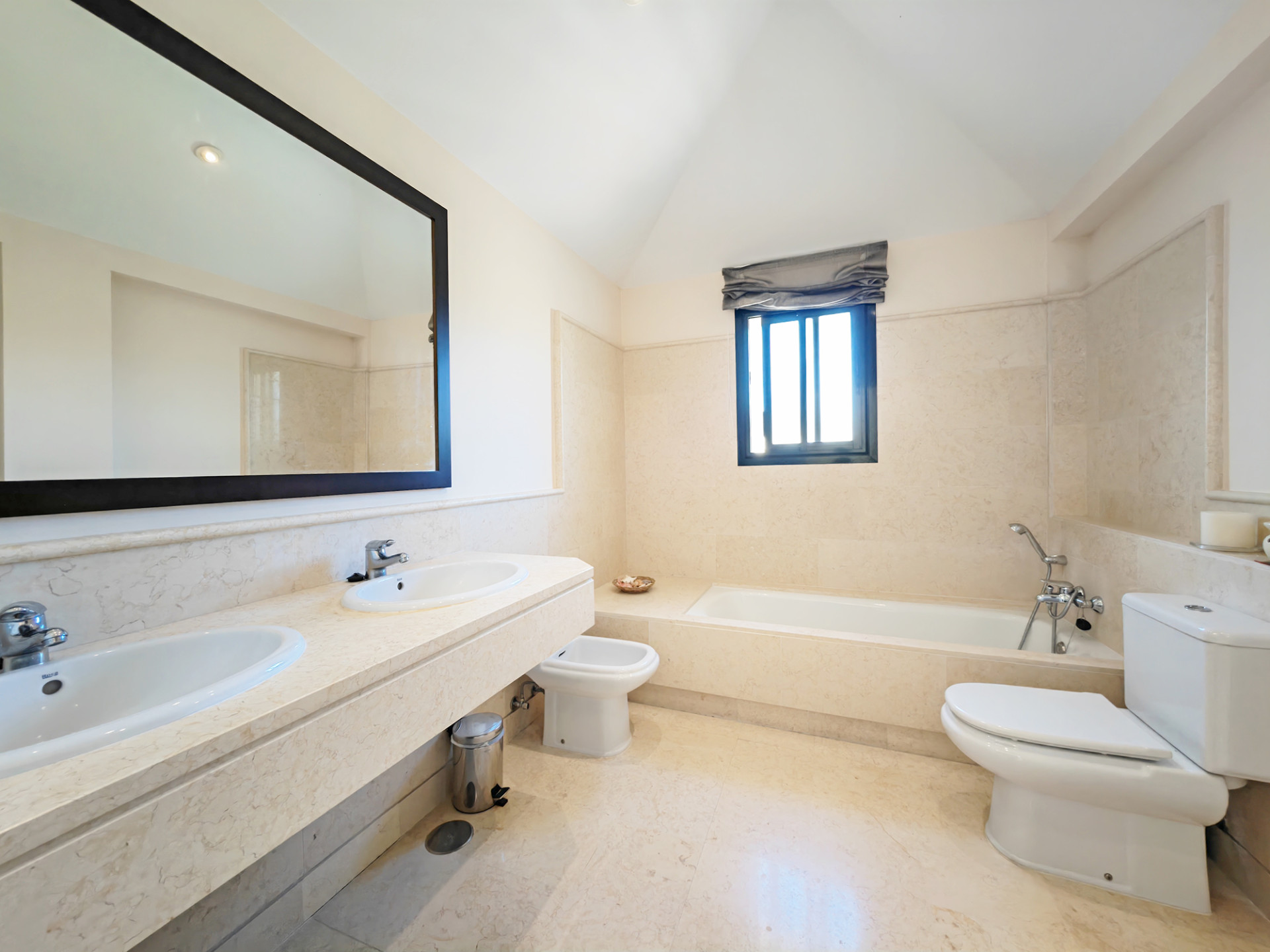 4 Bedroom Penthouse in Benahavís - Foto 10