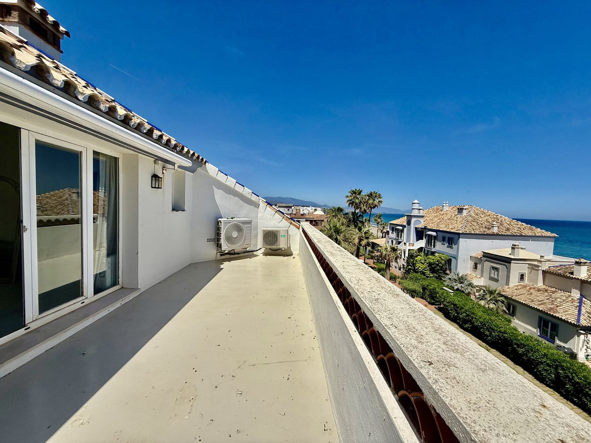 3 Bedroom Penthouse in Casares - Photo 49