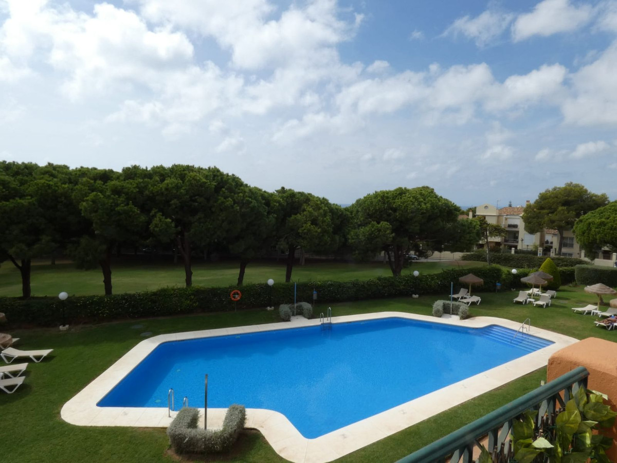 2 Bedroom Apartment in Marbella - Photo 25
