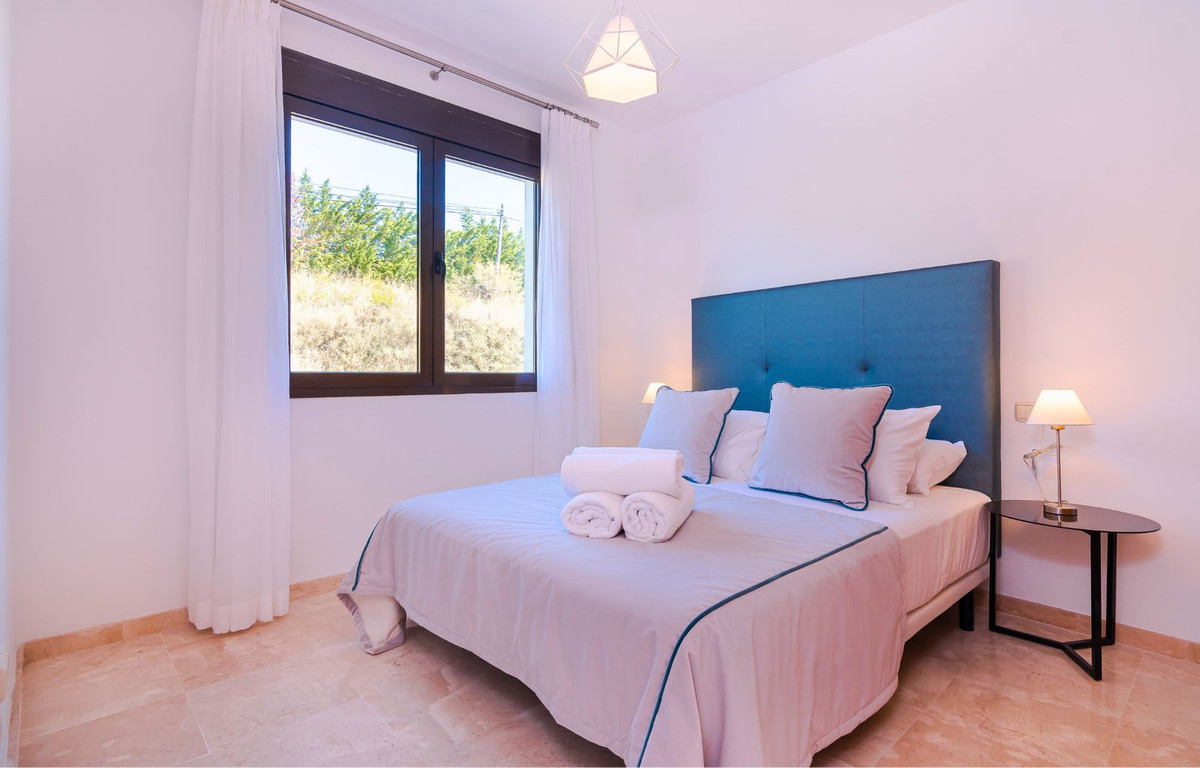 3 Bedroom Penthouse in Casares - Photo 21