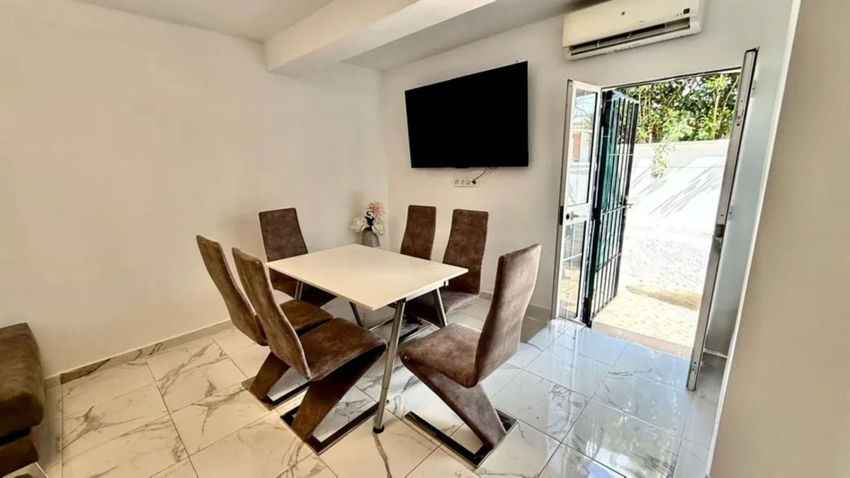 3 Bedroom Apartment in Benalmádena - Photo 3