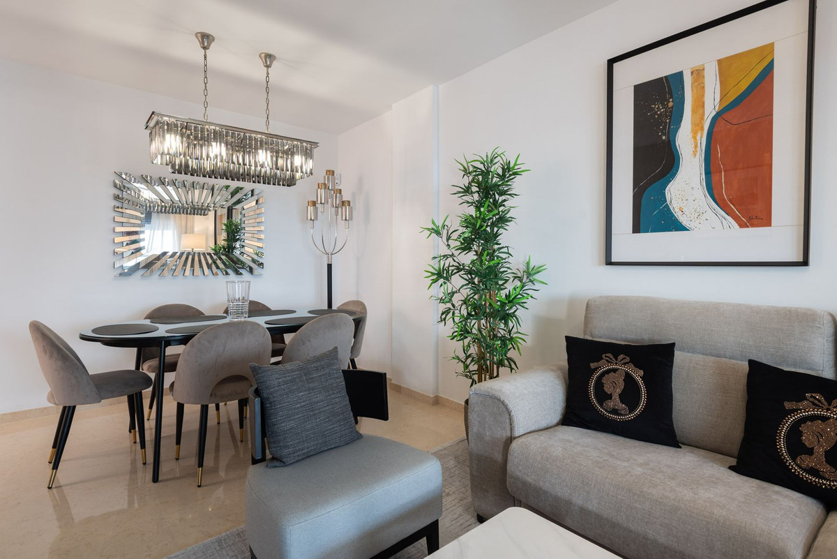 2 Bedroom Apartment in Marbella - Photo 5