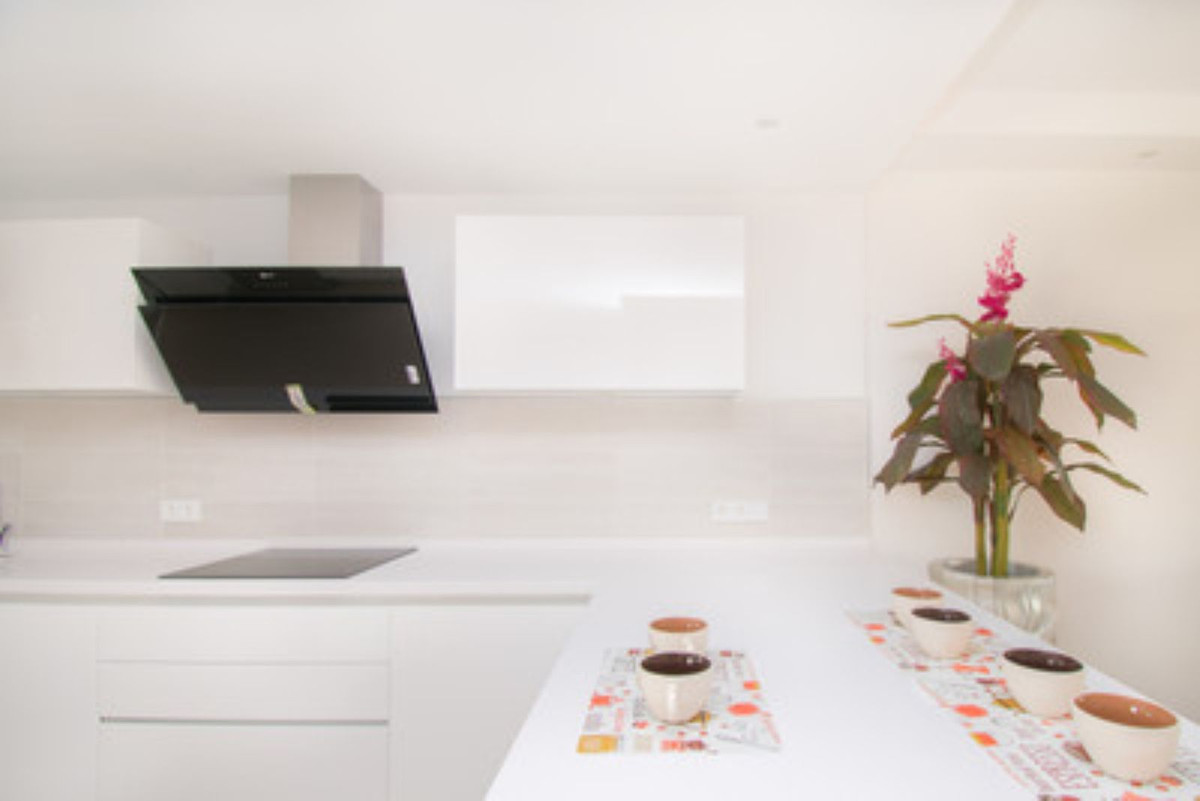 4 Bedroom Villa in Estepona - Photo 36