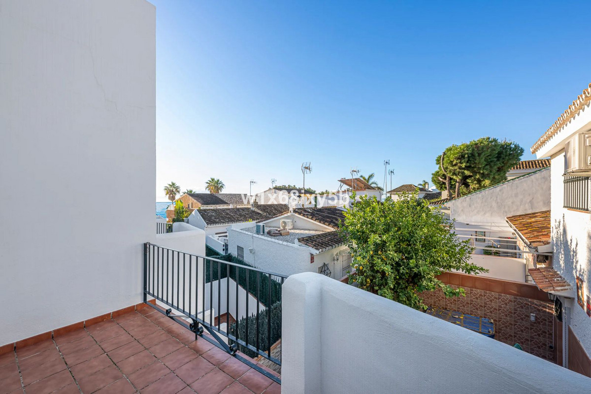 3 Bedroom Townhouse in Estepona - Фото 30