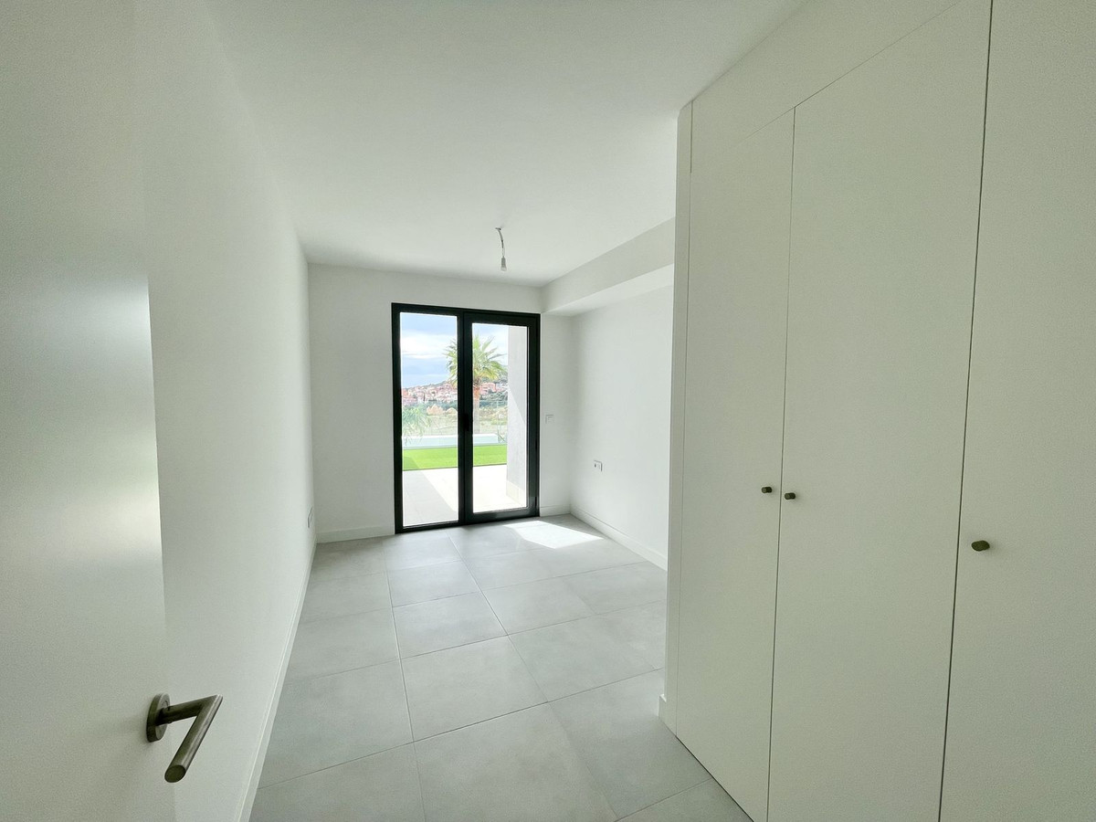 2 Bedroom Apartment in Manilva - Foto 19