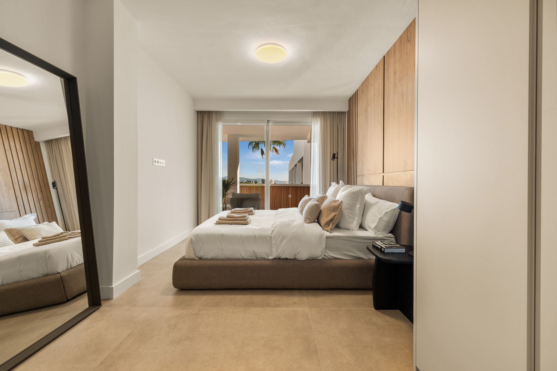 2 Bedroom Apartment in Marbella - Photo 28