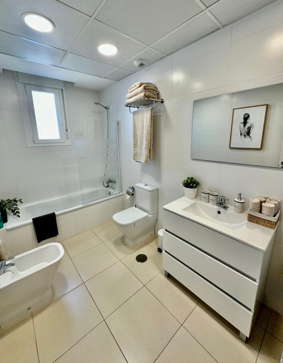 Piso de 3 dormitorios con piscina en Málaga – Foto 18