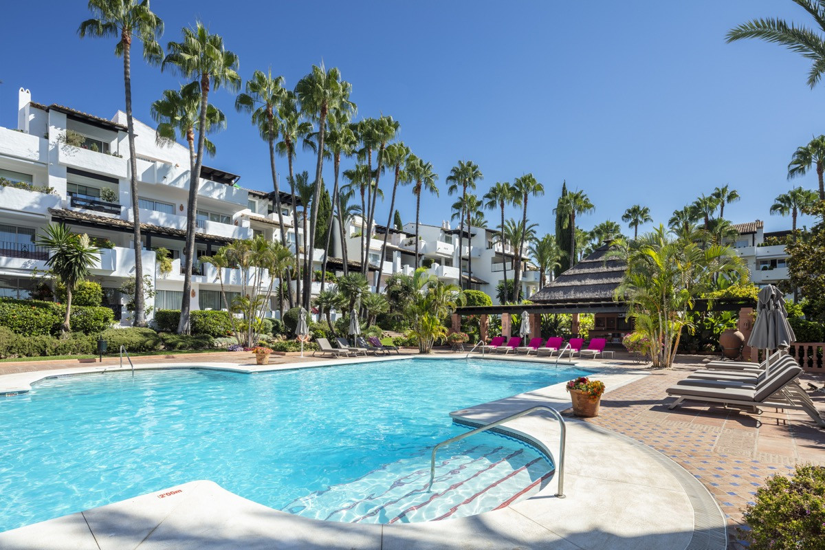 3 Bedroom Apartment in Marbella - Photo 3